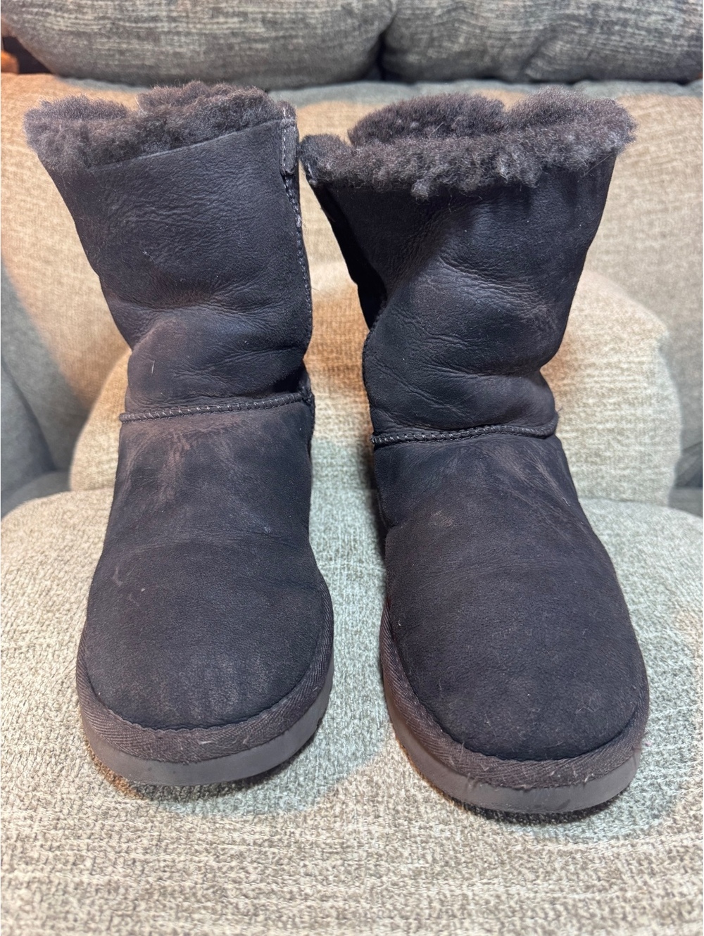 UGG Bailey Bow II Boots Black Suede Shearling Mid Calf Size 8
